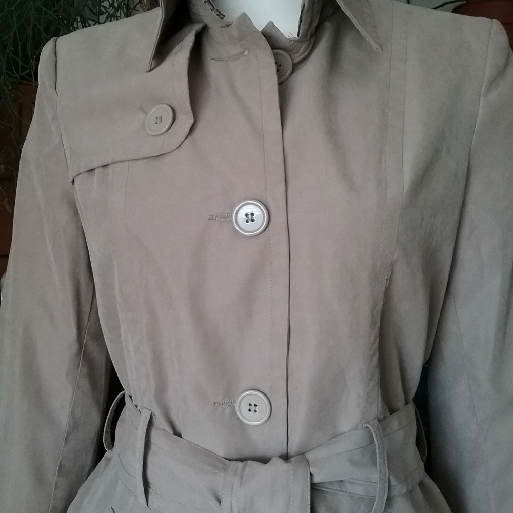 TEX Trench Coat - Picture 2 of 11